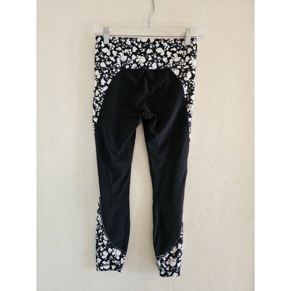 Athleta Women's Cropped White And Black Leggings Size Small - Picture 8 of 8